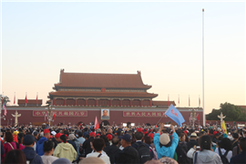 生在紅旗下，長在春風里